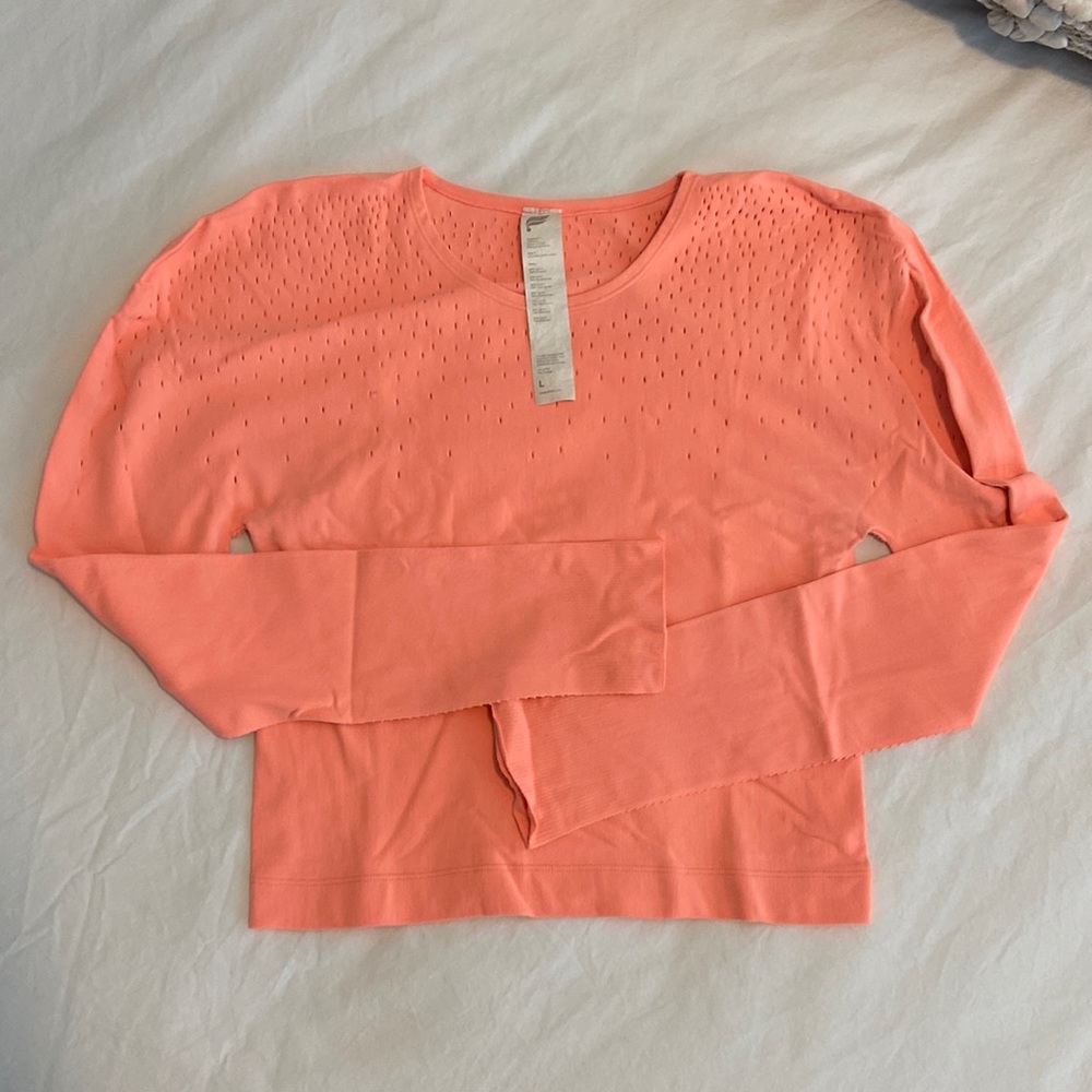 Fabletics Peach L/S Crop top